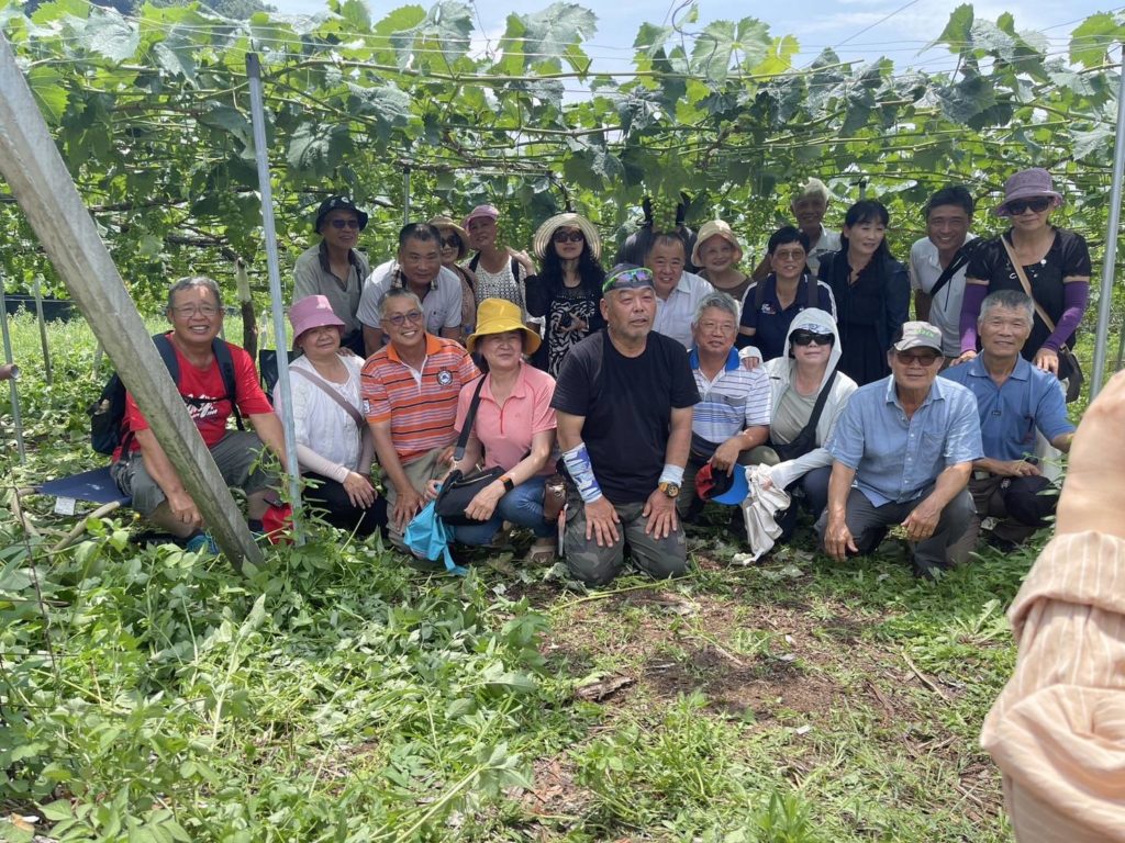台湾のブドウ農家さん一行
